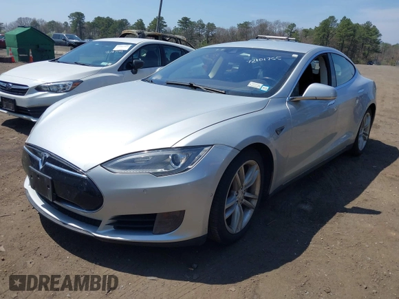 2015 Tesla Model S 85D with VIN 5YJSA1H2XFF084145, listed as a IAAI auction lot 42101755 with 105,660 mi miles. Bid and sale history available at carsss.com. Image 20.