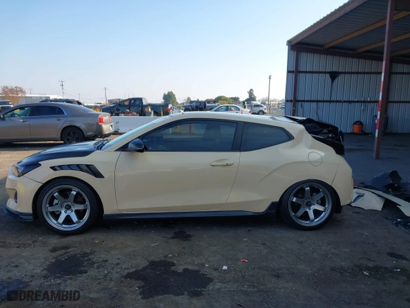2019 Hyundai Veloster Turbo R-Spec with VIN KMHTH6ABXKU015198, listed as a IAAI auction lot 41013929 with 79,724 mi miles. Bid and sale history available at carsss.com. Image 15.