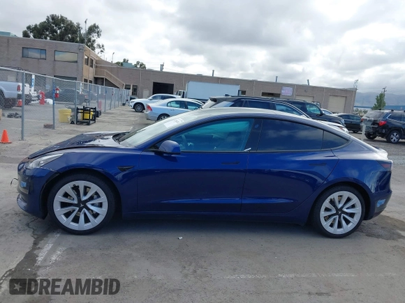 2021 Tesla Model 3 Standard Range Plus z VIN 5YJ3E1EA9MF020860, wystawiony jako IAAI lot #42246074 z przebiegiem 52 674 mil mil oraz . Historia ofert i sprzedaży dostępna na DreamBid. Obrazek 14.