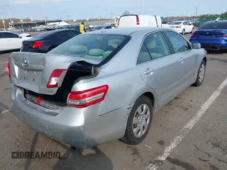 2011 Toyota Camry LE z VIN 4T1BF3EK2BU605745, wystawiony jako IAAI lot #42025820 z przebiegiem 156 094 mil mil oraz . Historia ofert i sprzedaży dostępna na DreamBid. Obrazek 4.