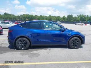 2024 Tesla Model Y с VIN 7SAYGDED5RF015208, выставлен на аукционе IAAI как лот 42723983 с пробегом 10 223 миль миль и . История ставок и продаж доступна на DreamBid. Изображение 13.