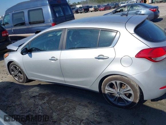2016 Kia Forte EX with VIN KNAFX5A89G5627605, listed as a IAAI auction lot 42022725 with 87,712 mi miles and . Bid and sale history available at carsss.com. Image 14.