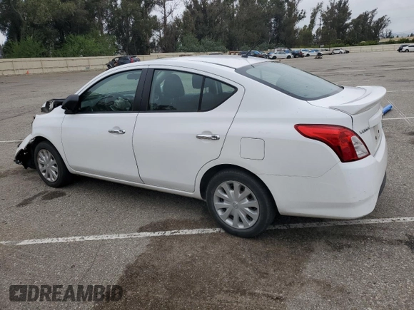 2015 Nissan Versa SV z VIN 3N1CN7AP0FL834609, wystawiony jako Copart lot #55359315 z przebiegiem 112 408 mil mil oraz Szkoda całkowita • Salvage title. Historia ofert i sprzedaży dostępna na DreamBid. Obrazek 2.