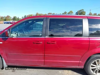 2014 Dodge Grand Caravan SXT with VIN 2C4RDGCG8ER311850, listed as a IAAI auction lot 40598088 with 138,010 mi miles and . Bid and sale history available at DreamBid. Image 14.