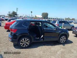 2022 Volkswagen Taos SE z VIN 3VVRX7B2XNM040120, wystawiony jako IAAI lot #41858923 z przebiegiem 35 341 mil mil oraz . Historia ofert i sprzedaży dostępna na DreamBid. Obrazek 14.