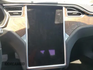 2017 Tesla Model S 100D с VIN 5YJSA1E28HF213023, выставлен на аукционе Copart как лот 50136795 с пробегом Не указан миль и Списание • Salvage title. История ставок и продаж доступна на DreamBid. Изображение 9.