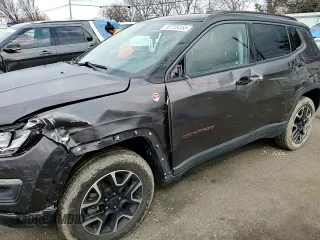 2019 Jeep Compass Trailhawk with VIN 3C4NJDDB0KT775734, listed as a Copart auction lot 50726555 with 81,812 mi miles and Salvage Title. Bid and sale history available at carsss.com. Image 12.
