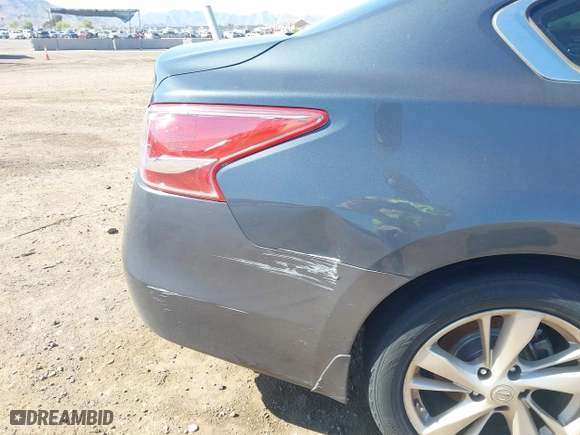2013 Nissan Altima 2.5 S with VIN 1N4AL3AP0DN530332, listed as a IAAI auction lot 41841707 with 87,096 mi miles. Bid and sale history available at carsss.com. Image 6.