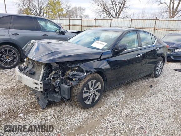 2020 Nissan Altima 2.5 S with VIN 1N4BL4BV2LN319199, listed as a IAAI auction lot 41228586 with 73,510 mi miles. Bid and sale history available at carsss.com. Image 18.
