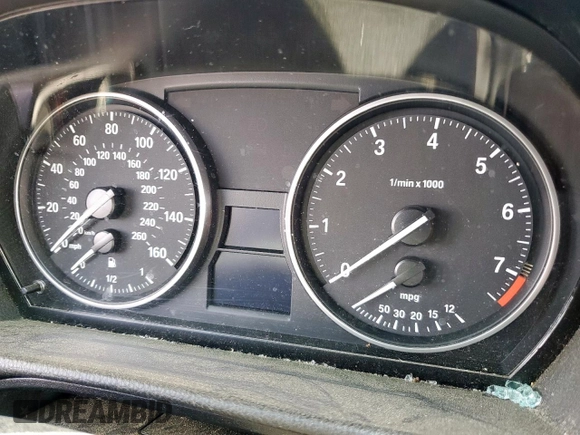 2008 BMW 3 Series 328i z VIN WBAVC53598FZ88029, wystawiony jako Copart lot #55409275 z przebiegiem Nie podano mil oraz Szkoda całkowita • Salvage title. Historia ofert i sprzedaży dostępna na DreamBid. Obrazek 9.