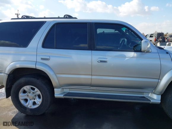 2001 Toyota 4Runner SR5 with VIN JT3GN86RX10208106, listed as a IAAI auction lot 41431091 with 305,859 mi miles. Bid and sale history available at carsss.com. Image 12.