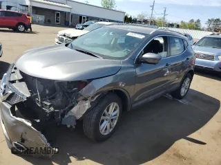 2017 Nissan Rogue SV with VIN JN1BJ1CR9HW112085, listed as a Copart auction lot 55097715 with 103,782 mi miles and Non repairable. Bid and sale history available at DreamBid. Image 1.