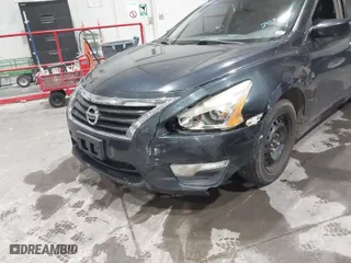 2013 Nissan Altima 2.5 SL with VIN 1N4AL3AP5DC225887, listed as a IAAI auction lot 41222210 with 290,311 mi miles. Bid and sale history available at carsss.com. Image 6.