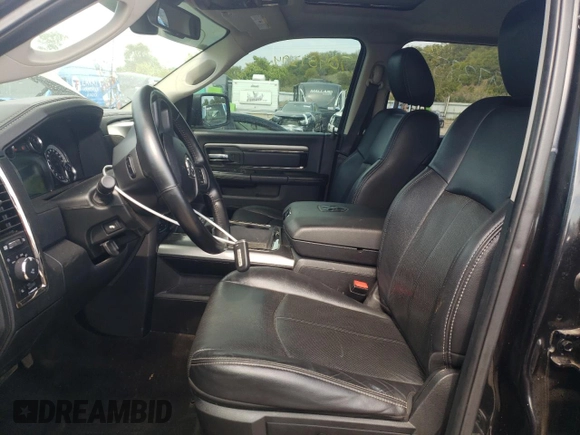 2018 Ram 1500 Sport z VIN 1C6RR7MT1JS136256, wystawiony jako Copart lot #70487394 z przebiegiem 132 307 mil mil oraz Czysty tytuł • Clean title. Historia ofert i sprzedaży dostępna na DreamBid. Obrazek 7.