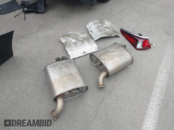 2022 Lexus ES 350 z VIN 58ADZ1B19NU129782, wystawiony jako IAAI lot #42431119 z przebiegiem 31 363 mil mil oraz . Historia ofert i sprzedaży dostępna na DreamBid. Obrazek 12.