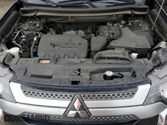2020 Mitsubishi Outlander SE with VIN JA4AD3A35LZ030379, listed as a Copart auction lot 55917925 with 104,748 mi miles and Salvage title. Bid and sale history available at DreamBid. Image 12.