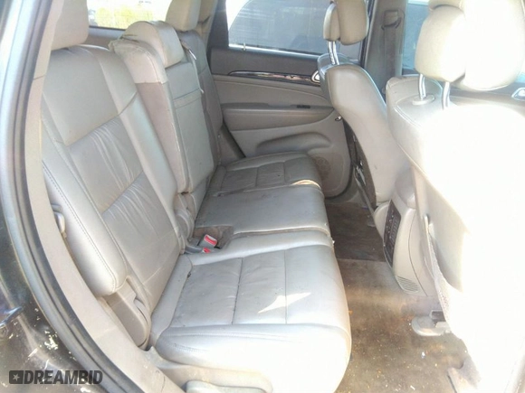 2011 Jeep Grand Cherokee Laredo with VIN 1J4RR4GG4BC558193, listed as a IAAI auction lot 40055870 with 110,939 mi miles. Bid and sale history available at carsss.com. Image 8.