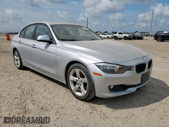 2013 BMW 3 Series 328i z VIN WBA3C1C52DF441727, wystawiony jako Copart lot #58062675 z przebiegiem 72 917 mil mil oraz Szkoda całkowita • Salvage title. Historia ofert i sprzedaży dostępna na DreamBid. Obrazek 4.