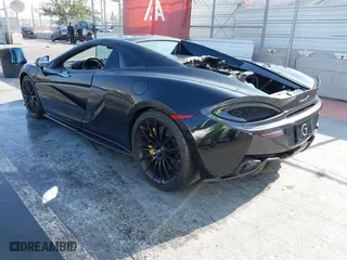 2019 McLaren 570S with VIN SBM13FAA2KW006203, listed as a IAAI auction lot 40915548 with 1 mi miles. Bid and sale history available at carsss.com. Image 3.