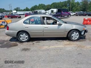 2001 Nissan Altima GXE with VIN 1N4DL01D01C211814, listed as a IAAI auction lot 39859798 with 1 mi miles. Bid and sale history available at carsss.com. Image 13.