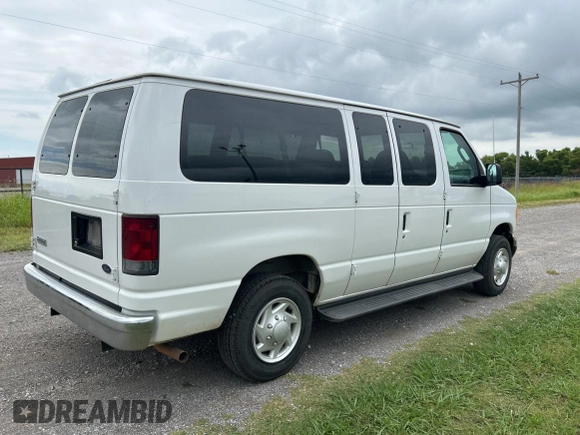 2007 Ford Econoline Passenger XL z VIN 1FMNE11WX7DA31450, wystawiony jako Copart lot #63062985 z przebiegiem 91 651 mil mil oraz Czysty tytuł • Clean title. Historia ofert i sprzedaży dostępna na DreamBid. Obrazek 4.