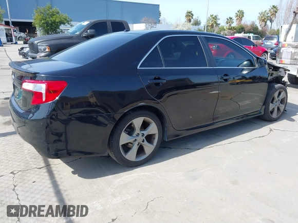 2012 Toyota Camry SE with VIN 4T1BK1FK5CU007987, listed as a IAAI auction lot 41837470 with 161,652 mi miles. Bid and sale history available at carsss.com. Image 4.