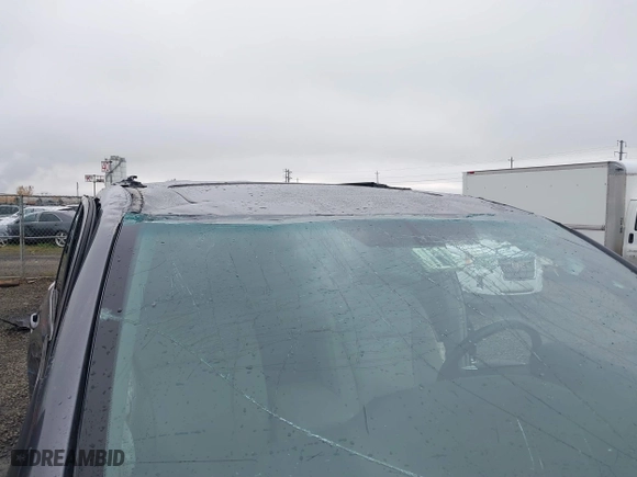 2011 Toyota Highlander with VIN 5TDZK3EH2BS024396, listed as a IAAI auction lot 41009975 with 188,597 mi miles. Bid and sale history available at carsss.com. Image 6.