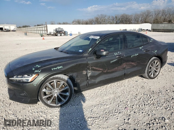 2021 Volvo S60 Momentum with VIN 7JR102FKXMG094315, listed as a Copart auction lot 44788924 with 37,526 mi miles. Bid and sale history available at carsss.com. Image 1.