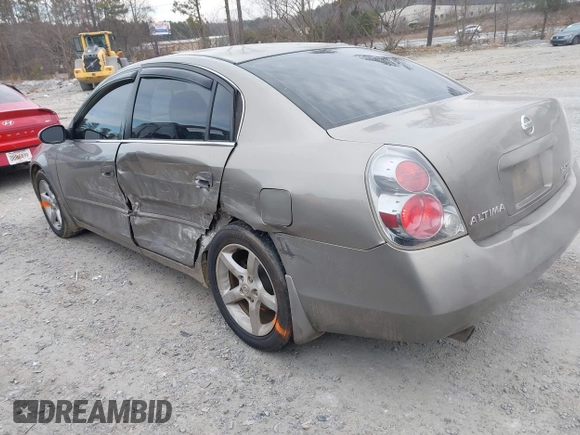 2005 Nissan Altima 3.5 SE with VIN 1N4BL11D05N430151, listed as a IAAI auction lot 41387898 with 257,990 mi miles. Bid and sale history available at carsss.com. Image 3.