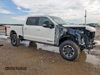 2024 Ford F-250 XL with VIN 1FT8W2BM9REC24042, listed as a Copart auction lot 60598605 with 28,099 mi miles and Salvage title. Bid and sale history available at DreamBid. Image 4.