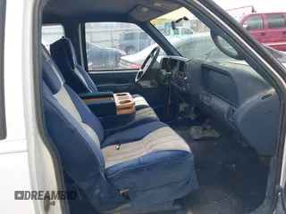 1998 Chevrolet Silverado 1500 with VIN 1GCEC19M7WE151745, listed as a IAAI auction lot 42161857 with 203,640 mi miles and . Bid and sale history available at DreamBid. Image 5.
