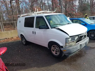 2005 Chevrolet Astro Cargo Van with VIN 1GCDM19X15B114841, listed as a IAAI auction lot 40948571 with 247,965 mi miles. Bid and sale history available at carsss.com. Image 1.