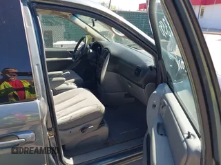 2007 Chrysler Town & Country LWB Touring with VIN 2A4GP54L47R167189, listed as a IAAI auction lot 42143590 with 165,547 mi miles. Bid and sale history available at carsss.com. Image 5.