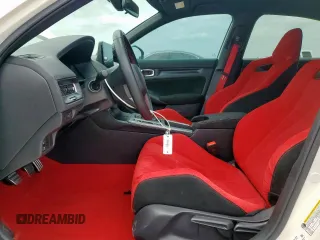 2023 Honda Civic Type R z VIN JHMFL5G42PX003179, wystawiony jako Copart lot #57123425 z przebiegiem 9 724 mil mil oraz Szkoda całkowita • Salvage title. Historia ofert i sprzedaży dostępna na DreamBid. Obrazek 7.