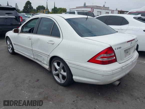 2005 Mercedes-Benz C 230 Kompressor with VIN WDBRF40J45F716960, listed as a IAAI auction lot 42773363 with 270,603 mi miles and . Bid and sale history available at DreamBid. Image 3.