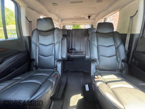2017 Cadillac Escalade ESV Luxury z VIN 1GYS4HKJ8HR274470, wystawiony jako Copart lot #58011535 z przebiegiem 211 524 mil mil oraz Czysty tytuł • Clean title. Historia ofert i sprzedaży dostępna na DreamBid. Obrazek 12.