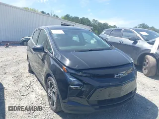 2023 Chevrolet Bolt EV 2LT z VIN 1G1FX6S07P4184094, wystawiony jako IAAI lot #42032371 z przebiegiem 38 872 mil mil oraz . Historia ofert i sprzedaży dostępna na DreamBid. Obrazek 1.