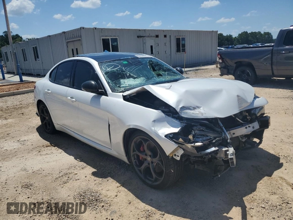 2018 Alfa Romeo Giulia Ti Sport с VIN ZARFAECN3J7599728, выставлен на аукционе Copart как лот 66533745 с пробегом Не указан миль и Списание • Salvage title. История ставок и продаж доступна на DreamBid. Изображение 4.