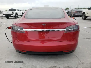 2019 Tesla Model S 75D z VIN 5YJSA1E29KF347384, wystawiony jako Copart lot #50622555 z przebiegiem Nie podano mil oraz Szkoda całkowita • Salvage title. Historia ofert i sprzedaży dostępna na DreamBid. Obrazek 6.
