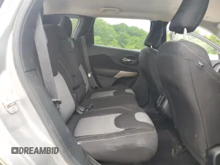2018 Jeep Cherokee Latitude z VIN 1C4PJLCB1JD566642, wystawiony jako Copart lot #55816365 z przebiegiem 65 433 mil mil oraz Szkoda całkowita • Salvage title. Historia ofert i sprzedaży dostępna na DreamBid. Obrazek 10.