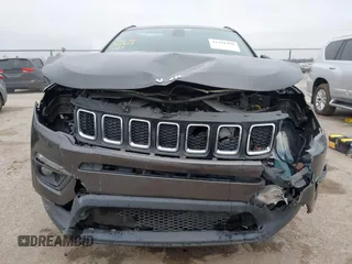 2018 Jeep Compass Latitude with VIN 3C4NJCBB4JT193275, listed as a IAAI auction lot 41491499 with 132,546 mi miles. Bid and sale history available at carsss.com. Image 12.