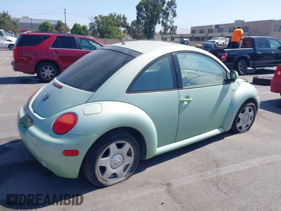 2000 Volkswagen Beetle GLX с VIN 3VWDD21C9YM430092, выставлен на аукционе IAAI как лот 40222232 с пробегом Не указан миль и . История ставок и продаж доступна на DreamBid. Изображение 4.