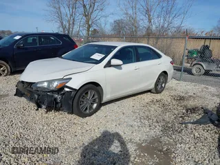 2015 Toyota Camry XLE with VIN 4T1BF1FK6FU475672, listed as a IAAI auction lot 41780890 with 238,915 mi miles. Bid and sale history available at carsss.com. Image 22.