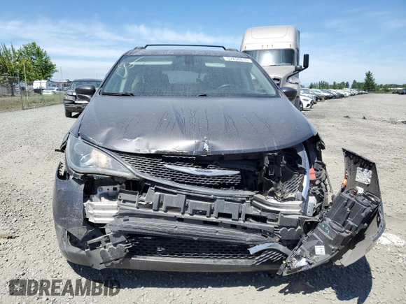 2017 Chrysler Pacifica Touring L z VIN 2C4RC1BG7HR598703, wystawiony jako Copart lot #52898815 z przebiegiem 106 720 mil mil oraz Szkoda całkowita • Salvage title. Historia ofert i sprzedaży dostępna na DreamBid. Obrazek 5.