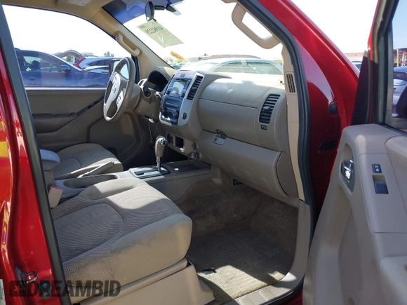 2015 Nissan Frontier SV z VIN 1N6AD0ER3FN721213, wystawiony jako IAAI lot #41982229 z przebiegiem 139 099 mil mil oraz . Historia ofert i sprzedaży dostępna na DreamBid. Obrazek 5.