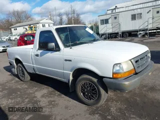 1999 Ford Ranger XL with VIN 1FTYR10V5XPB92012, listed as a IAAI auction lot 41268802 with 195,171 mi miles. Bid and sale history available at carsss.com. Image 1.