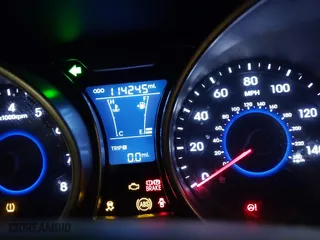 2016 Hyundai Veloster with VIN KMHTC6AD8GU267426, listed as a IAAI auction lot 41349385 with 114,245 mi miles. Bid and sale history available at carsss.com. Image 7.
