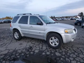 2007 Ford Escape Hybrid with VIN 1FMCU59H87KA41249, listed as a Copart auction lot 82440384 with 335,535 mi miles and Salvage Title. Bid and sale history available at carsss.com. Image 4.