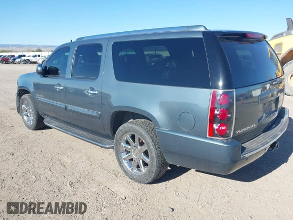 2008 GMC Yukon XL z VIN 1GKFK66828J210470, wystawiony jako IAAI lot #42119370 z przebiegiem 204 296 mil mil oraz . Historia ofert i sprzedaży dostępna na DreamBid. Obrazek 3.