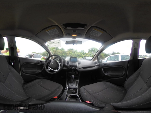 2019 Ford Fiesta SE z VIN 3FADP4BJ2KM143337, wystawiony jako IAAI lot #42179937 z przebiegiem 124 078 mil mil oraz . Historia ofert i sprzedaży dostępna na DreamBid. Obrazek 18.